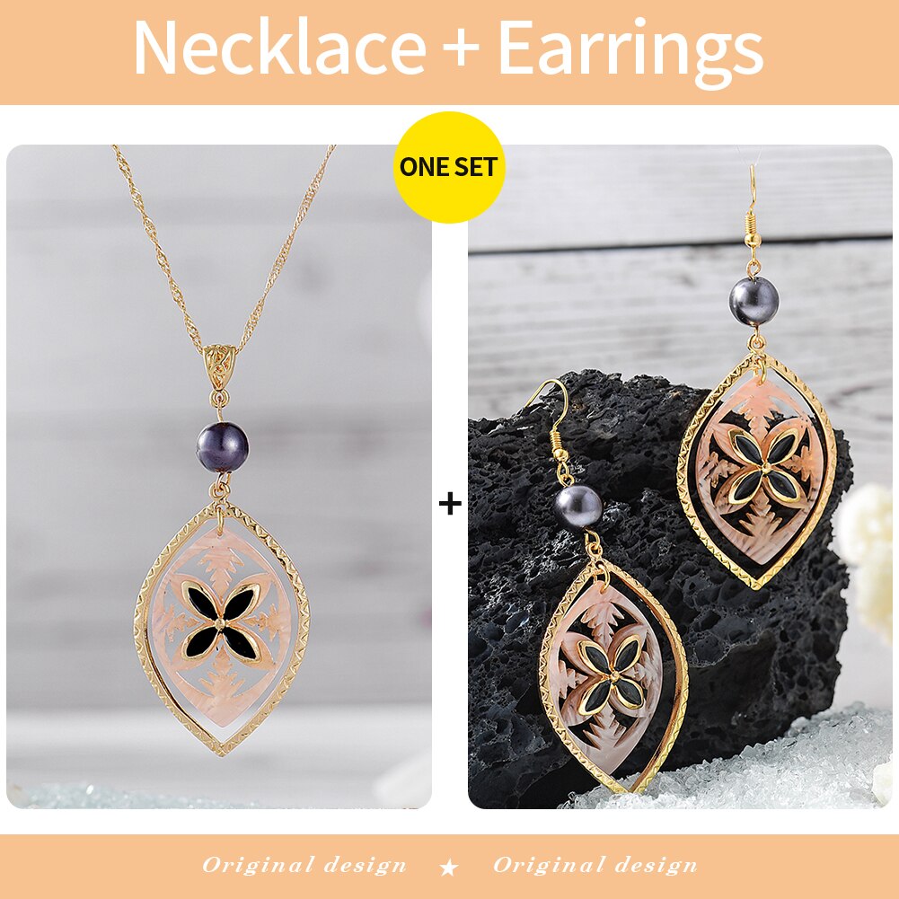 Woman's Necklace