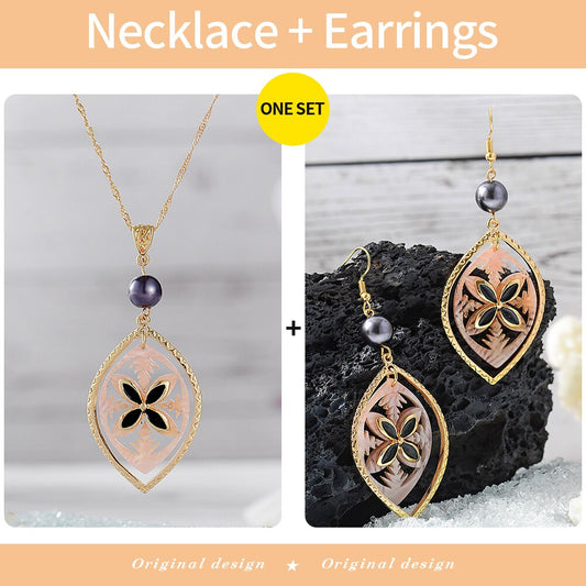 Woman's Necklace